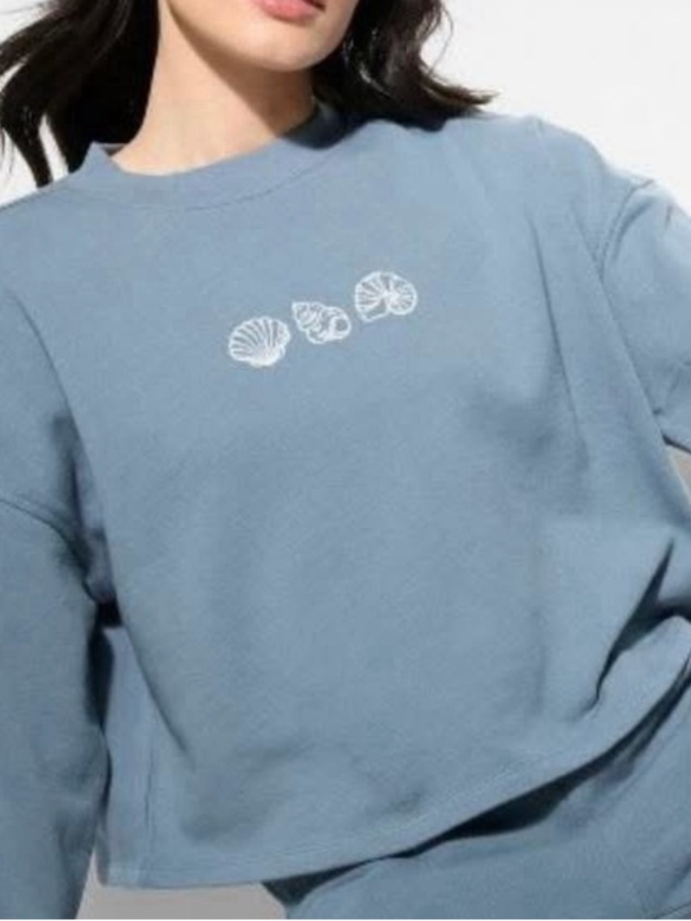 wild fable Blue & White Stitched Sea Shell Cropped Crewneck